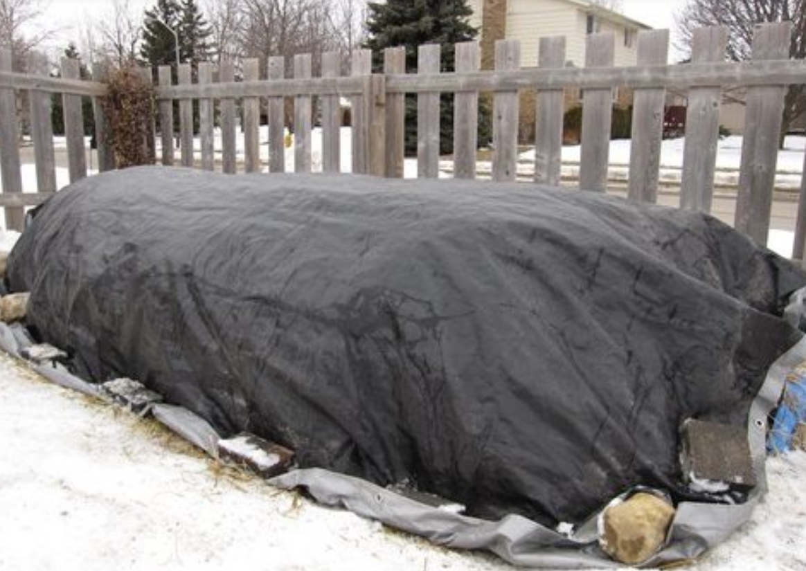 use insulating material for winter composting