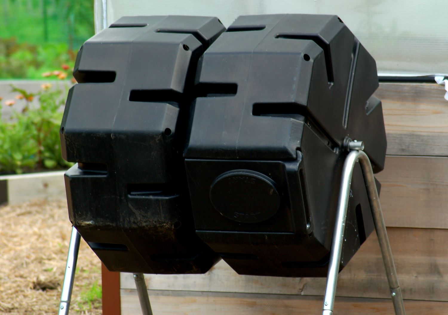 closed compost bin rat-proof